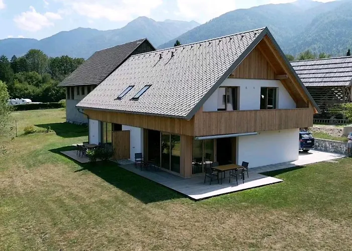 House Natura Triglav ボーヒニ