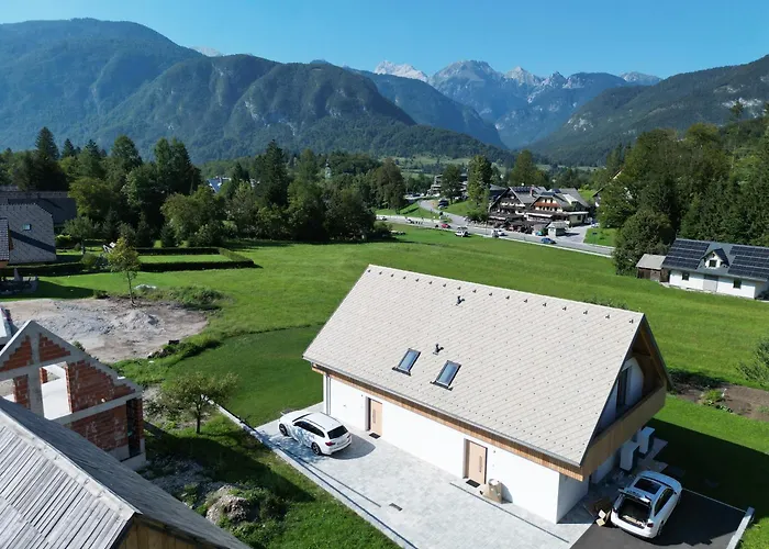 House Natura Triglav ボーヒニ